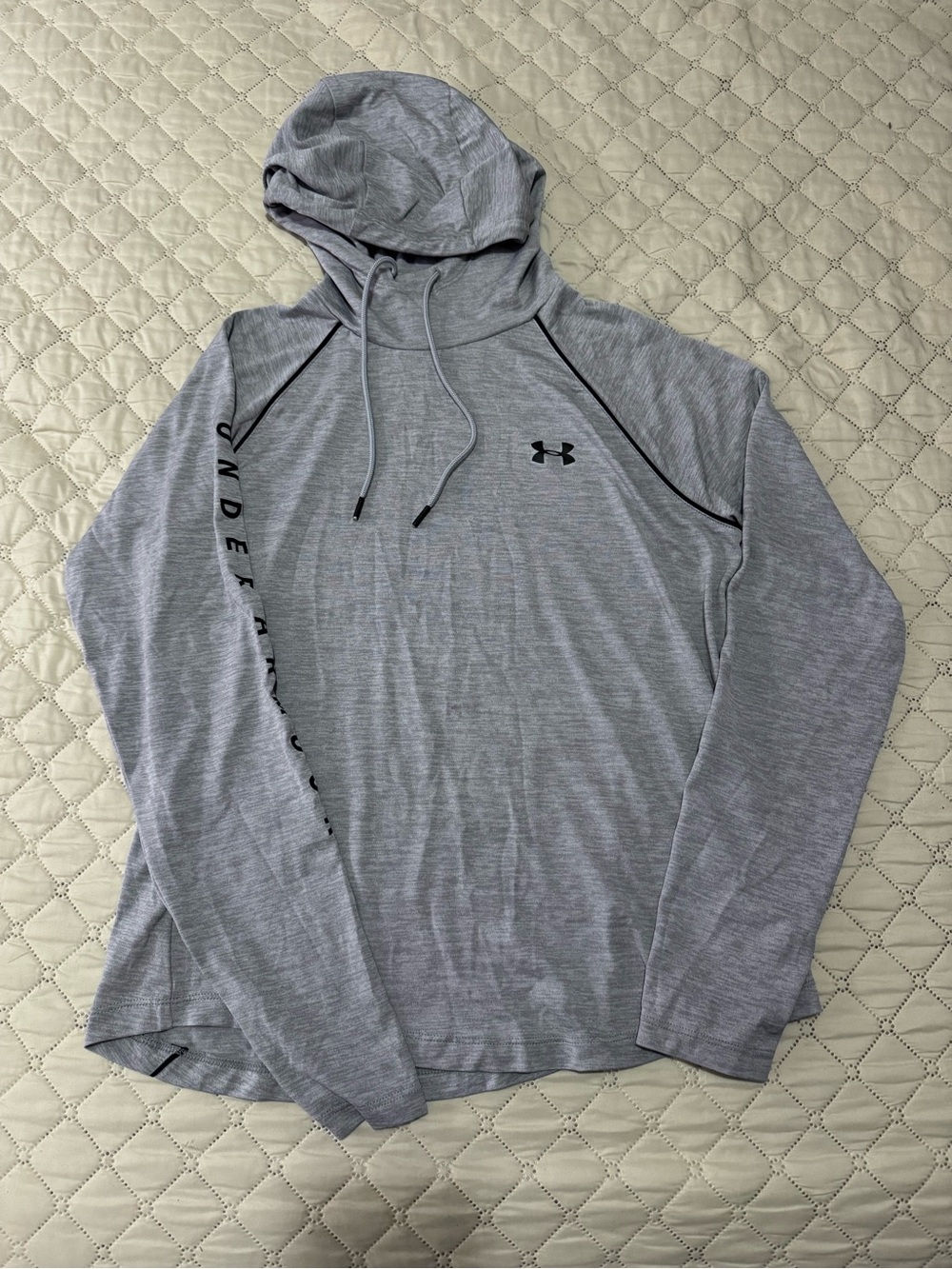 Under Armour Light Gray Women’s Hooded Long-Sleeve Pullover